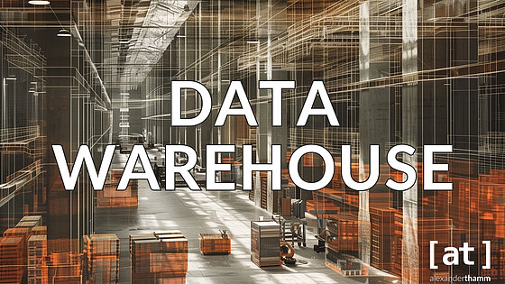 Data Warehouse Data Warehouse, eine große Lagerhalle gefüllt mit zahlreichen Kisten