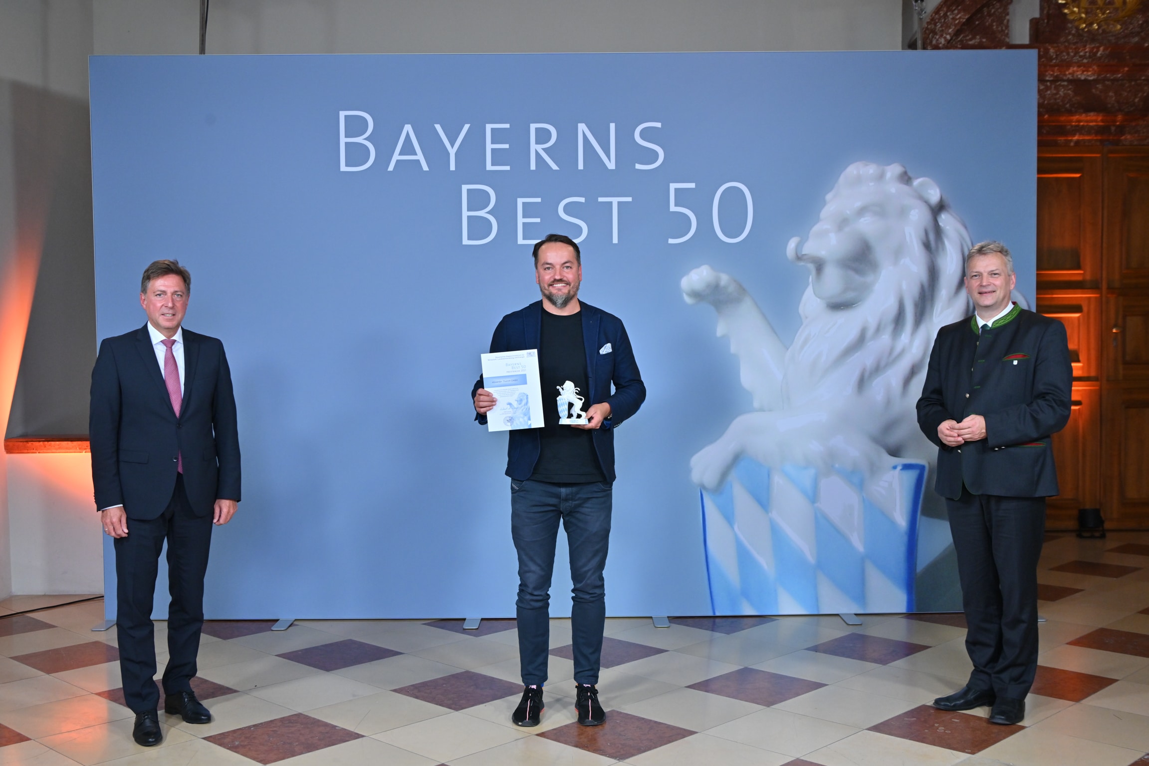 Uebergabe der Auszeichnung Bayerns Best 50 an Alexander Thamm